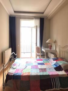 Cosy apartment at Abashidze 85