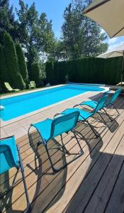 Chalet intime avec sa piscine et sauna