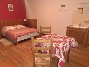 B&B / Chambres d'hotes Ferme auberge des Cimes : photos des chambres