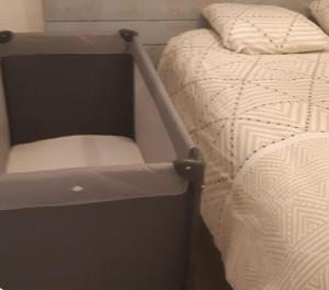 Appartements Ossau T2 5 personnes tt confort climatisation piscine linge de maison inclus moustiquaires vue montagne plein sud : Appartement 1 Chambre