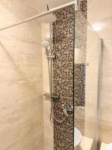 Sunny Flat with Terrace & Park View Near City Centre