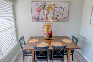 2BR Retreat Near Balboa Park