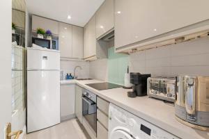 SG, Classic Knightsbridge Loft Apartment