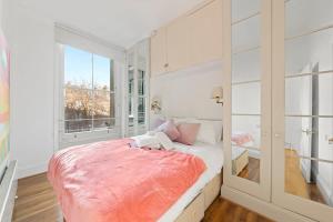 SG, Classic Knightsbridge Loft Apartment