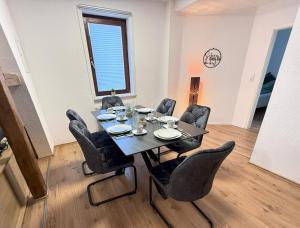 Gemütlich, OLED-TV & XXL-Küche, familienfreundlich