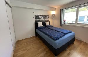 84m2 3 sleeping rooms which direct traffic to airport and city center