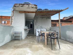 1 Bedroom Plaza Shopping Budget Complete