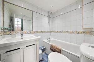 SG, Elegant Suite in Paddington Central London