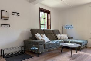 Gemütlich, OLED-TV & XXL-Küche, familienfreundlich