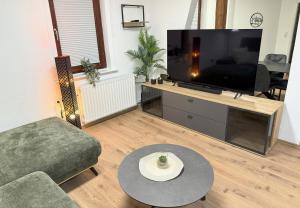 Gemütlich, OLED-TV & XXL-Küche, familienfreundlich