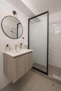 Cozy modern heart of city