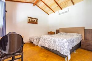 Espaço inteiro:piscina aquecimento solar,2 suítes