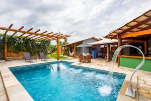 Espaço inteiro:piscina aquecimento solar,2 suítes