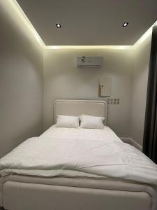 عزم ظهره لبن