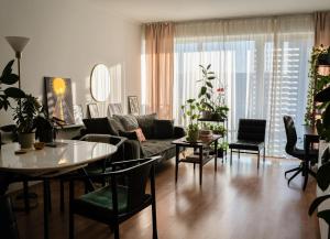 Artists Home - Urban Oasis