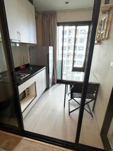 芭提雅中心地区 The Base 高档公寓酒店