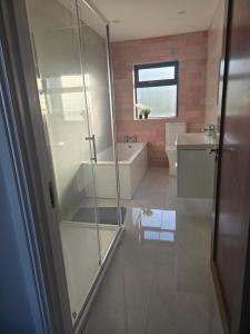 Blue house, Carraroe