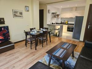 TERRA COMPLEX B4 - Private apartment - Golf, Skiing & SPA