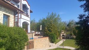 къщи за гости villa Momino