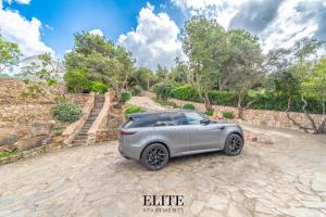 Prestigiosa Villa di Lusso con Vista Mozzafiato