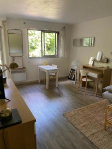 Charmant Studio avec Piscine à Nice