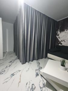 D&D Apartments Delightful home with parking!