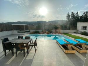 Villas Le point BE - Magnifique villa avec piscine chauffee - de mai a septembre - pour 6 personnes : photos des chambres