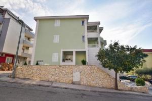 Apartments and Rooms Roso