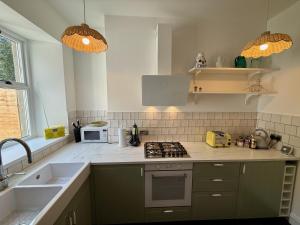 Rosebery House in quiet area of city centre