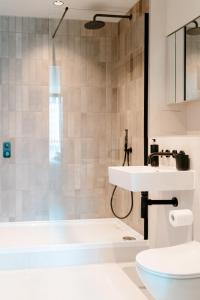 Central City Pad Rooftop garden Families Contractors