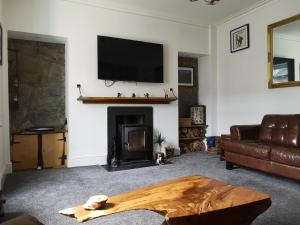 Friars Shott Cottage