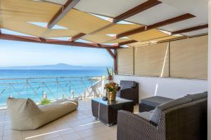 AGALI 2 Superior Mezonet front of the sea