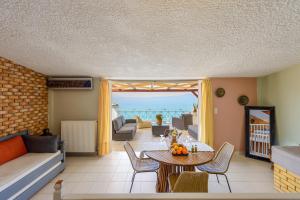 AGALI 2 Superior Mezonet front of the sea