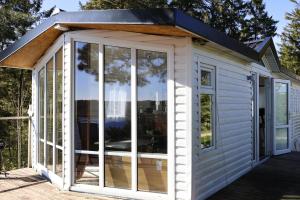 3 Villas - 16 Beds - Views - city