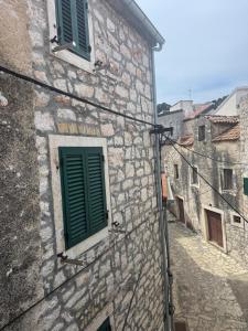 Lucev House