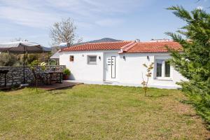 Kentrikon Rooms III & Mint House