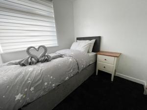 4 Bedrooms Holiday Home