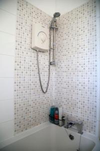 37 Sleeps 6 stylish and comfortable home