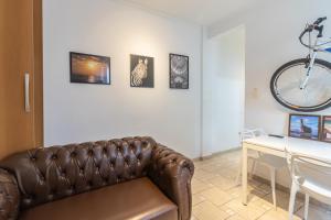 Comfortable Gonzaga Apartament - Em 1 minuto a pé tá na PRAIA Gonzaga em Santos e no Shopping Balneário, 2 ar-condicionados, portaria 24 horas, elevador, 1 vaga carro Gratís, wi-fi Grátis, enxoval Gratuito, PRAIA Santos Gonzaga, Bicicleta dispon