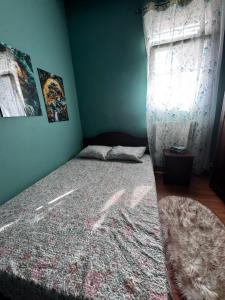 Apart 3 Camere, Centru
