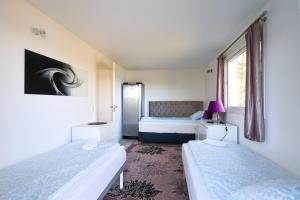 5 Beds - Premium Home - Free Parking - Wifi