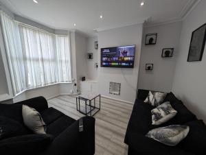 3Bed 2Bath house - Free Parking - Close to Everton & Liverpool FC- Managed by Chique Properties Ltd