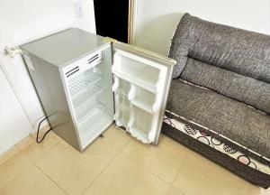 Independent Studio Apartment with Kitchen and Air
