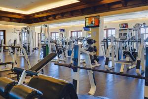 Serene Shores Elegant 3BR Escape with Golf cart