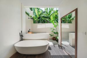 Villa Kiri - Modern 2BR Hideaway Rooftop & Private Pool