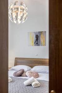 Three Lions Apartment