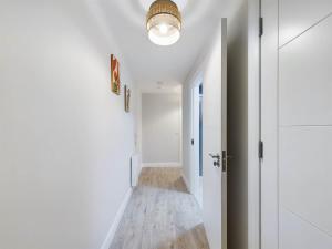 Contemporary 2 bed self catering apt