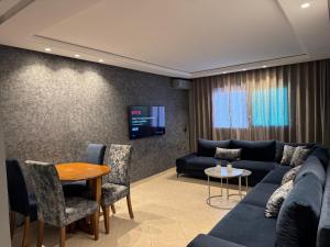 Achakkar Hills Seaside Family Apartment with Pool, Beach Access, AC, Parking, Play Area