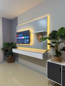 Royal Ocean Crest Mactan- 5R Staycation 1110C