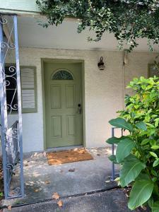 Carriage House No Stairs Near Forsyth Park